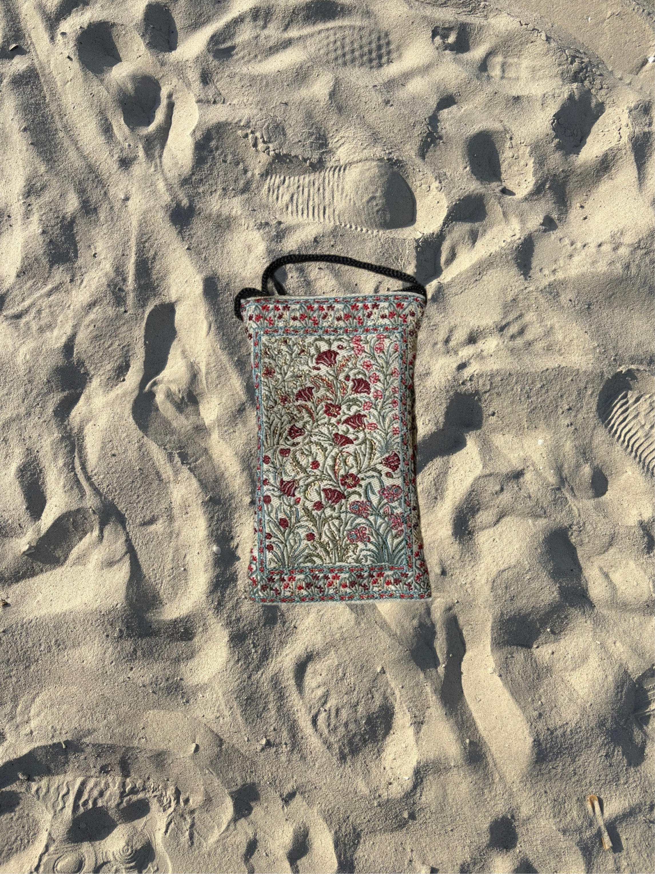 GRANDMA CARPET BAG #18